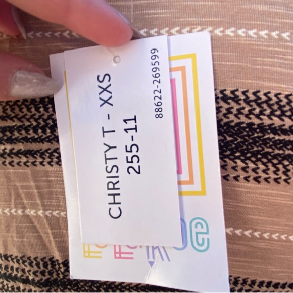 Loose fitting v neck - Picture 3 of 3